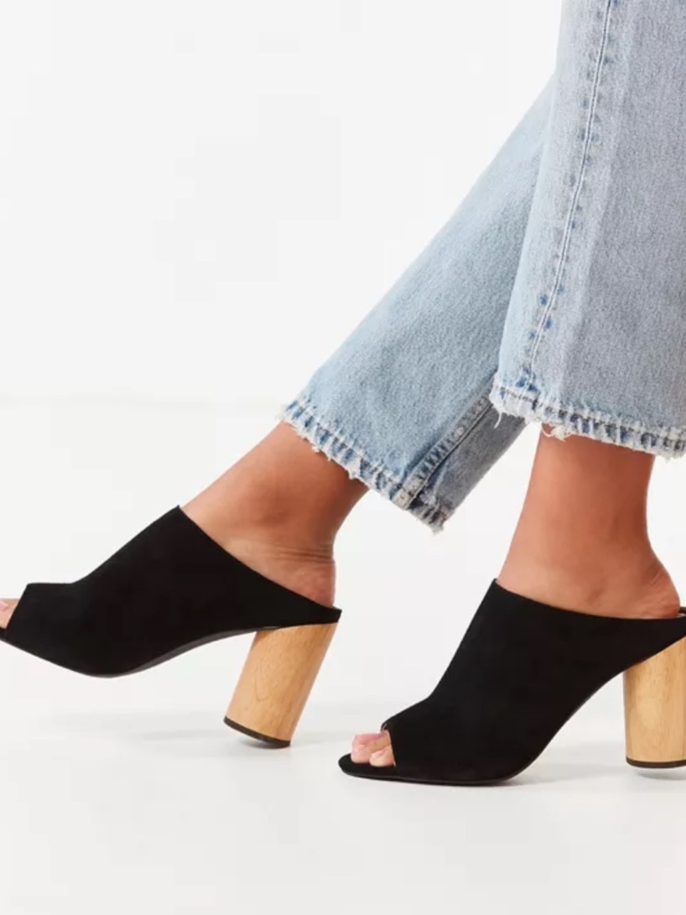 Urban Outfitters Black leather Open-Toe Block Heel Mules